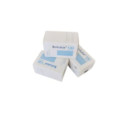 Các đơn vị Botulax tiêm với liều lượng theo chỉ dẫn của bác sĩ Không có phản ứng bất lợi nào được báo cáo